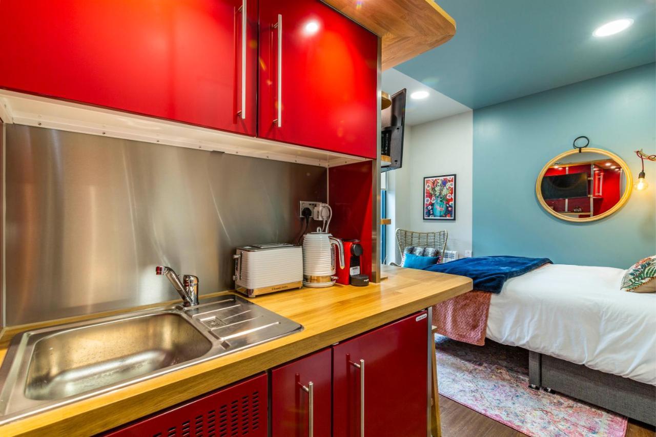 דרבי Romantic Getaway Studio Pods Close To City Centre With Free Wifi מראה חיצוני תמונה