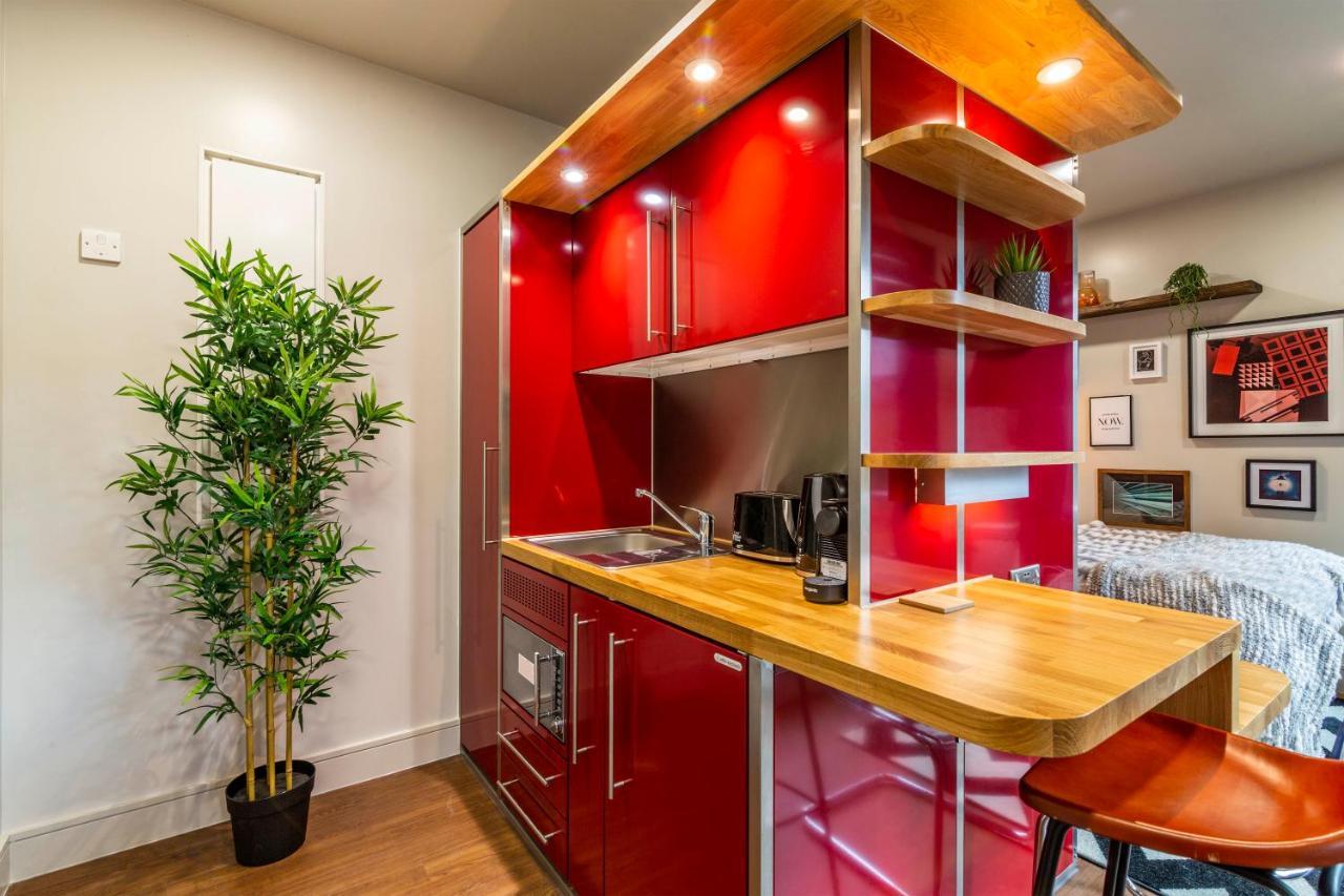 דרבי Romantic Getaway Studio Pods Close To City Centre With Free Wifi מראה חיצוני תמונה