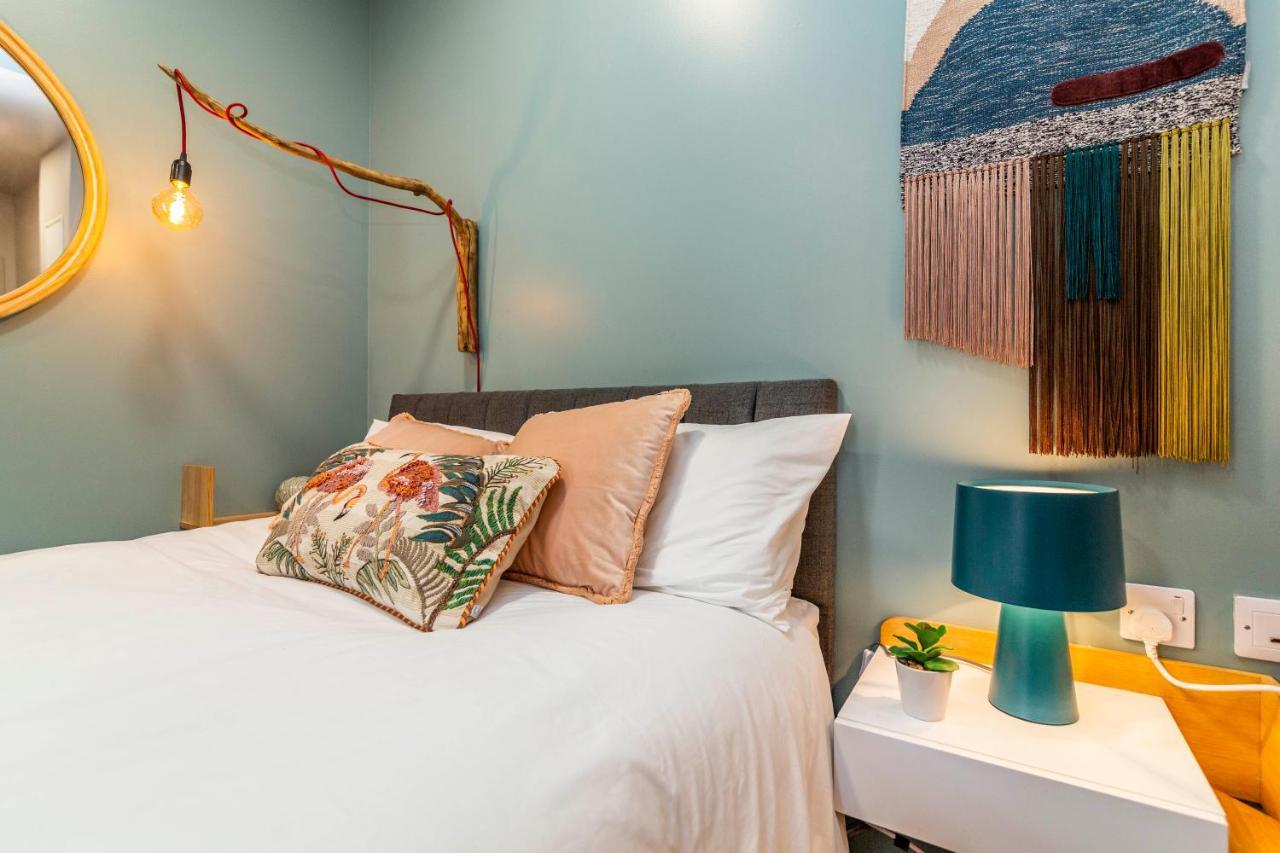 דרבי Romantic Getaway Studio Pods Close To City Centre With Free Wifi מראה חיצוני תמונה